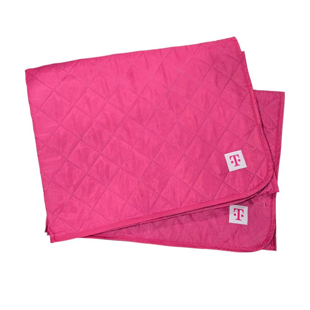 T-Mobile Tuesday Magenta Pink Quilted Outdoor Picnic Blanket Lot Set Of 2